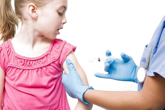 Кір не відступає: медики рекомендують  вакцинувати дітей перед початком нового навчального року.