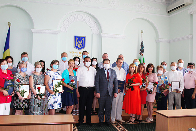Керівники області  привітали медиків Чернігівщини з нагоди професійного свята.