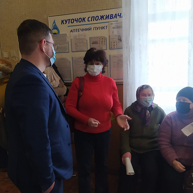 Важливо збільшити темпи вакцинації в сільській місцевості – Ігор Кузін під час візиту на Чернігівщину