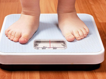 Як допомогти дитині підтримувати здорову вагу. Поради батькам
