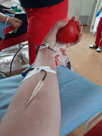 Кров та її компоненти рятують людські життя: 14 червня – Всесвітній день донора крові.