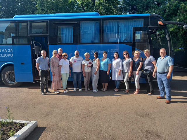 Мобільні медичні бригади відвідують віддалені куточки Чернігівщини для покращення доступу населення до медичних послуг.
