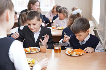Коаліція шкільного харчування – понад 90 країн об’єдналися задля забезпечення учнів шкіл якісною їжею